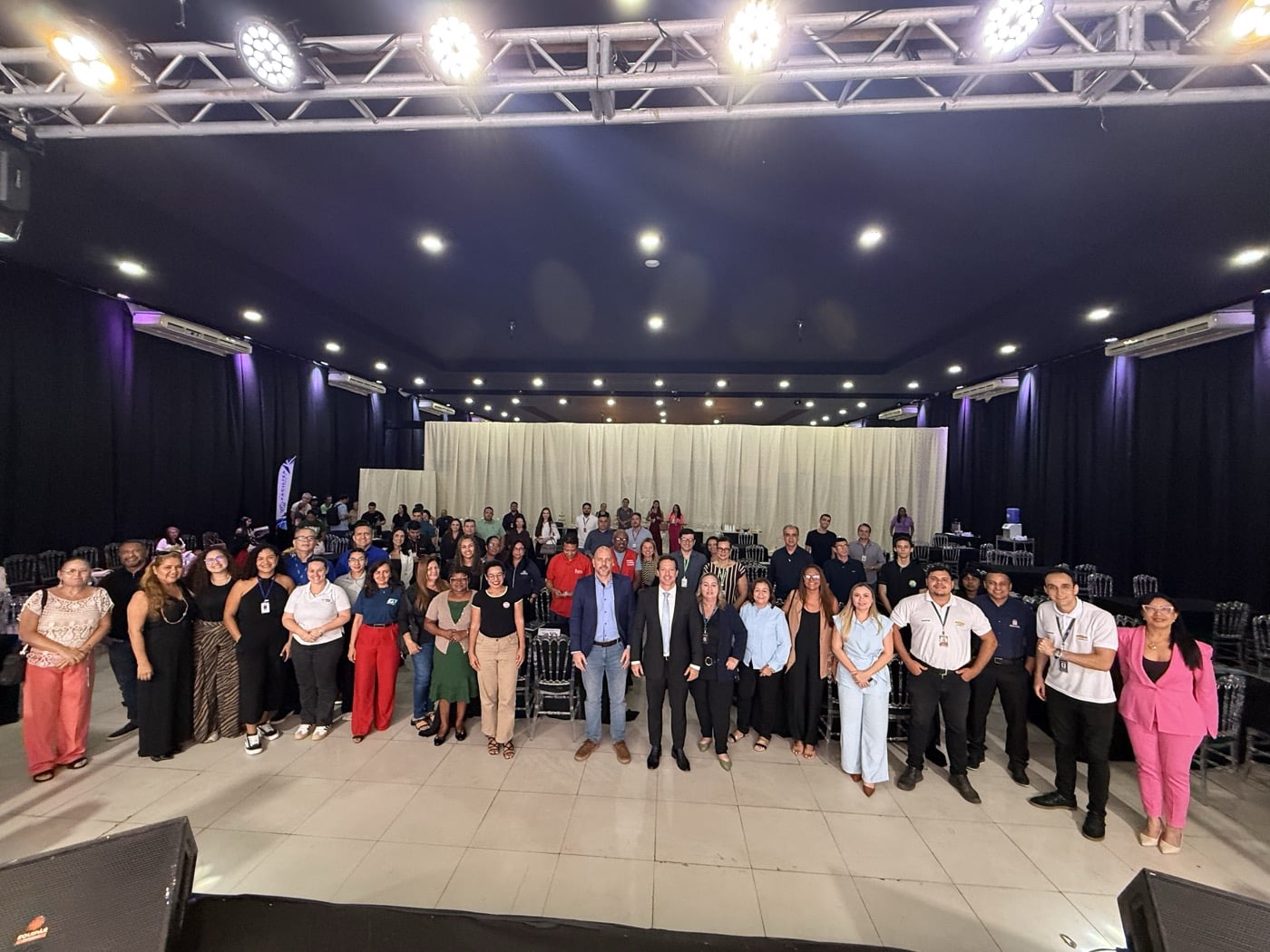Empresarios e entidades reunidos no Maranhao Mais Negocios 2026, evento da Associacao Comercial do Maranhao em Sao Luis